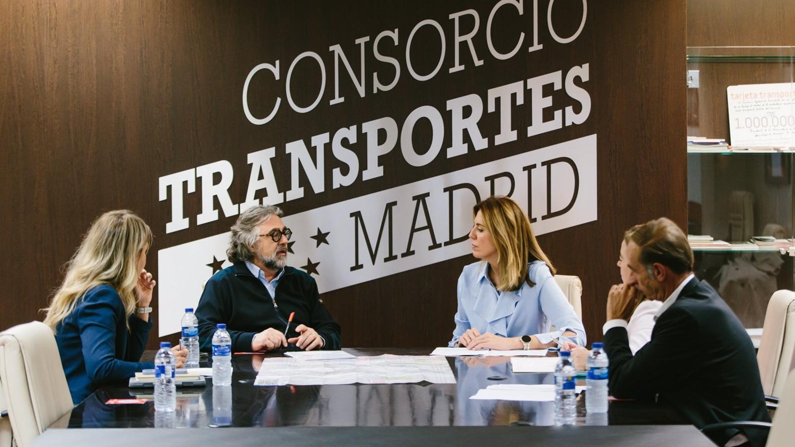 La alcaldesa de Pozuelo se reúne con el Consorcio Regional de Transportes para hablar sobre las líneas de autobuses