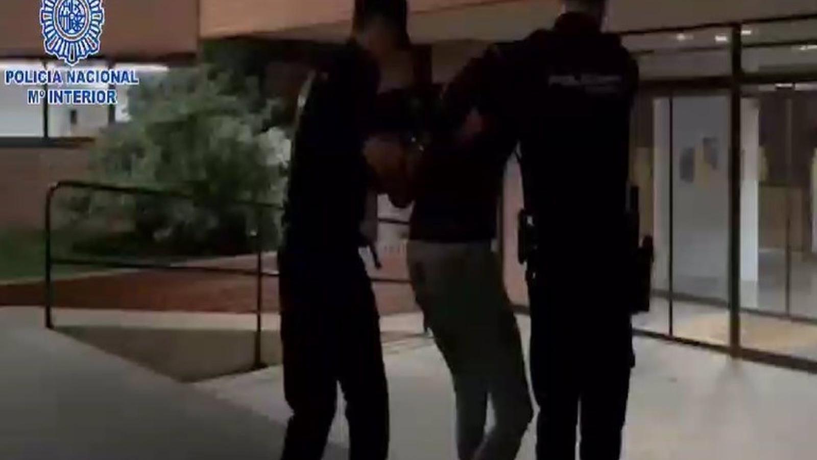 Se entrega el presunto asesino de una mujer en Villaverde