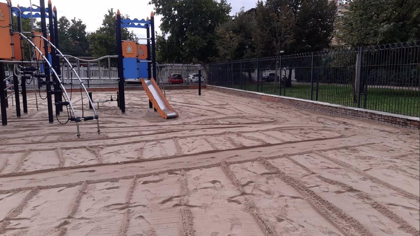 Alcalá cribará la arena de las áreas de juego infantiles durante este mes y octubre