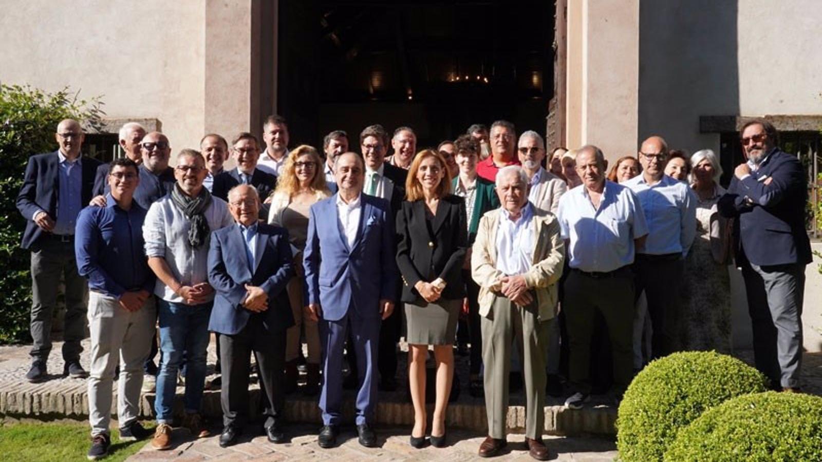 La alcaldesa ensalza a Alcorcón como "potencia del sur" en un encuentro entre empresarios
