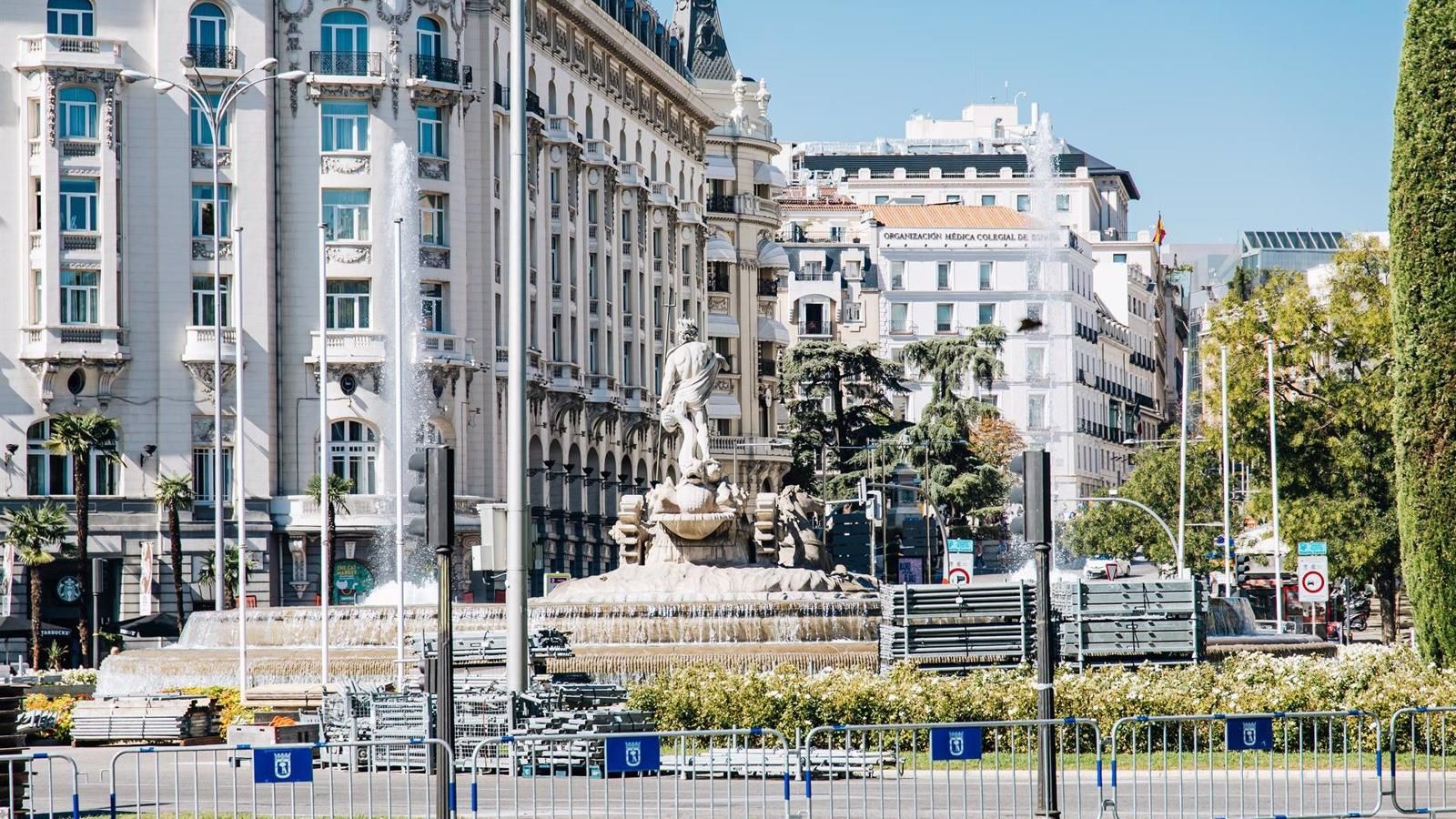 La capital recomienda usar el transporte público para ir al desfile de la Fiesta Nacional "de manera masiva"