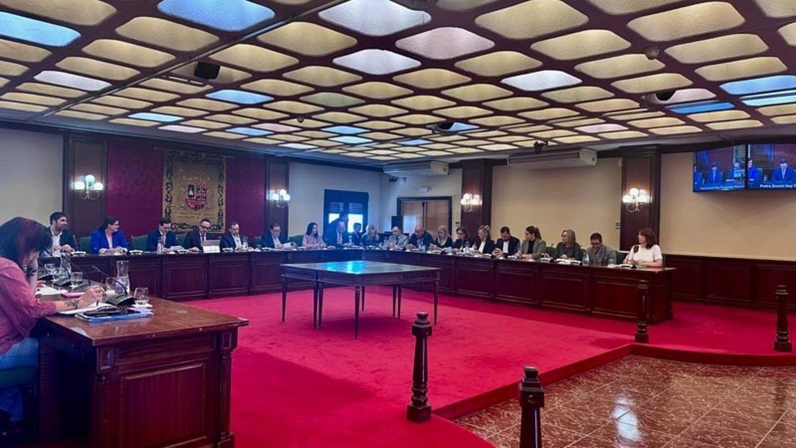 Luz verde en Móstoles al proyecto de ordenanzas fiscales para 2024, que incluye una rebaja impositiva generalizada