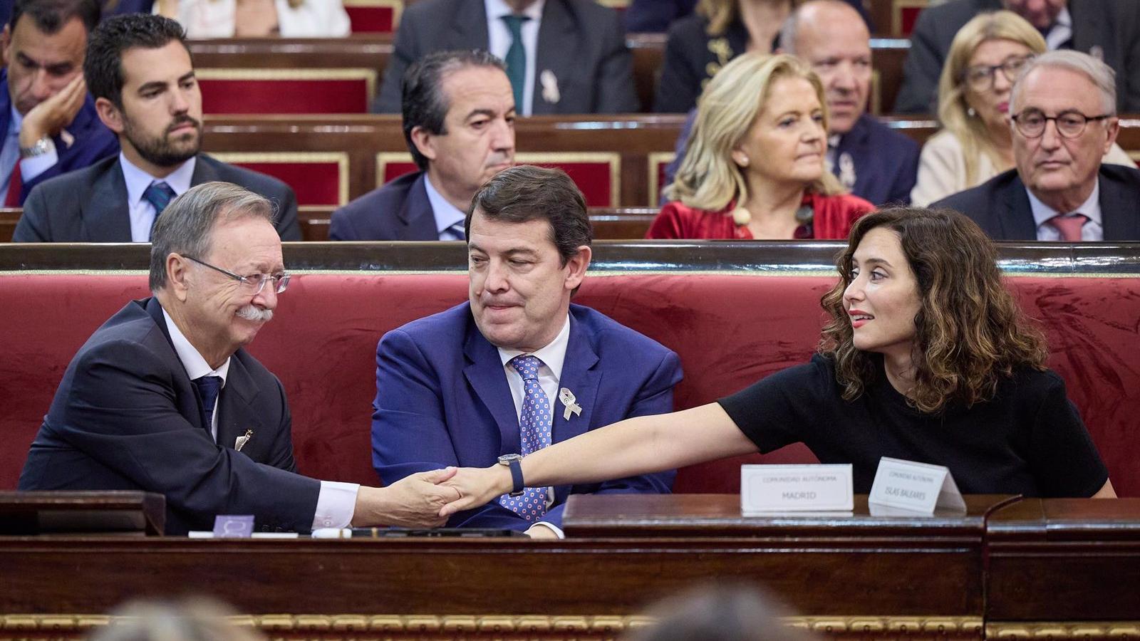 Díaz Ayuso carga contra Sánchez en el Senado por querer hacer "un mercadillo con el Estado de Derecho"