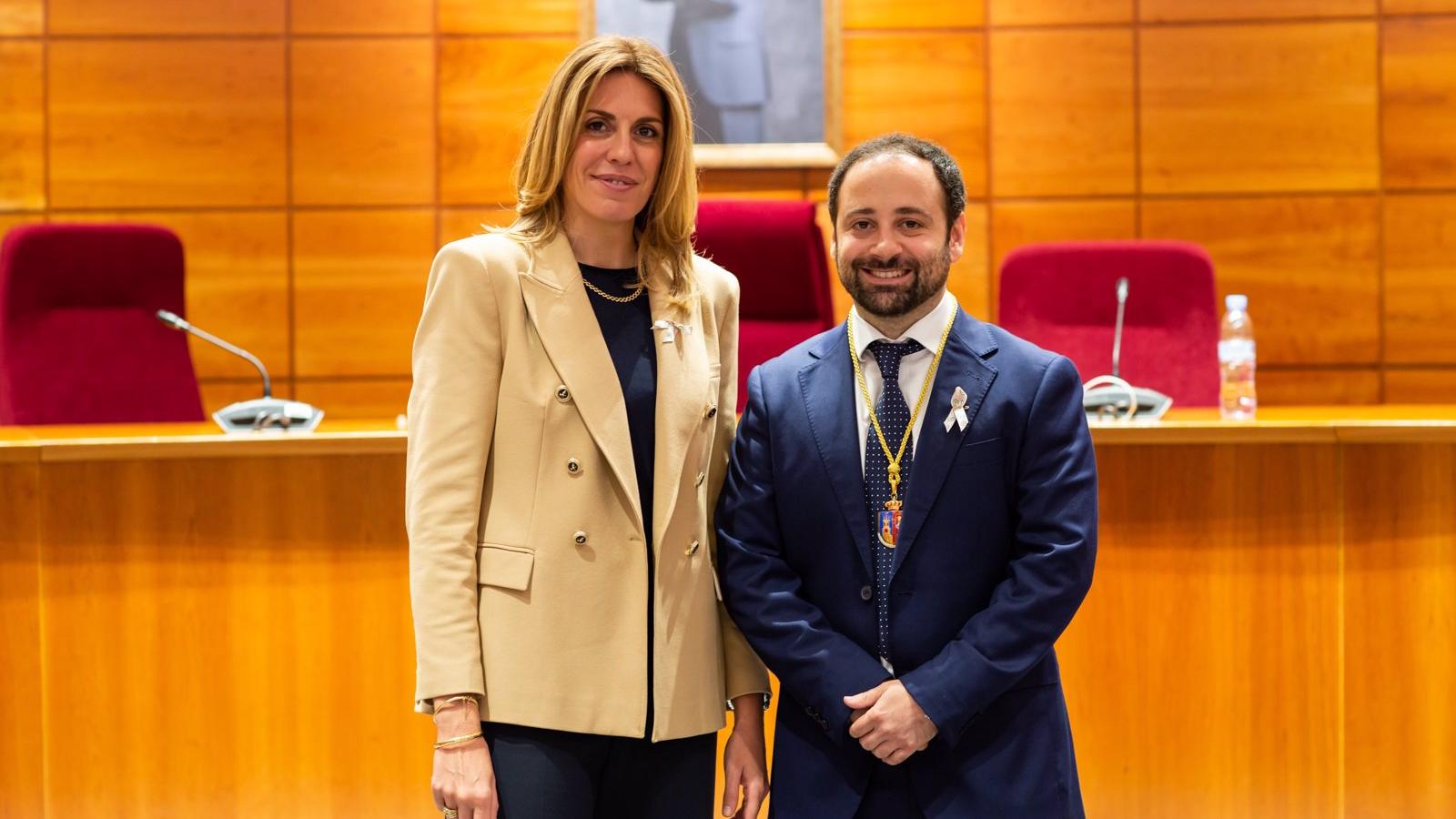 Eduardo Vázquez de Parga toma posesión como concejal de Juventud durante la sesión plenaria de Pozuelo