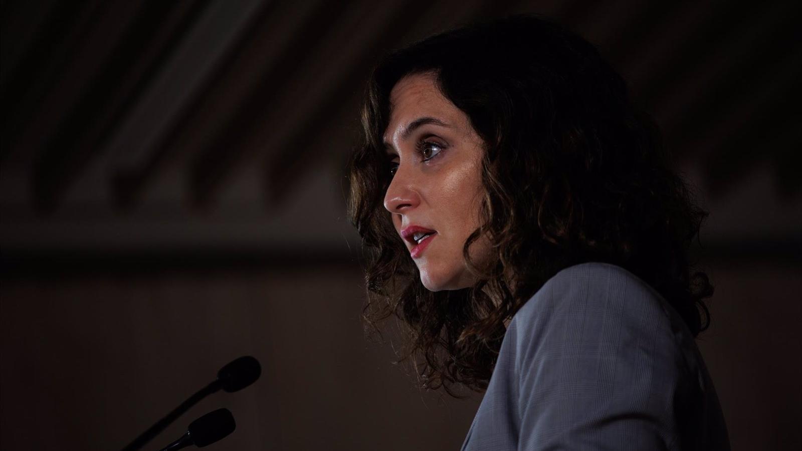 Díaz Ayuso critica la falta de información sobre la llegada de inmigrantes a las Comunidades Autónomas