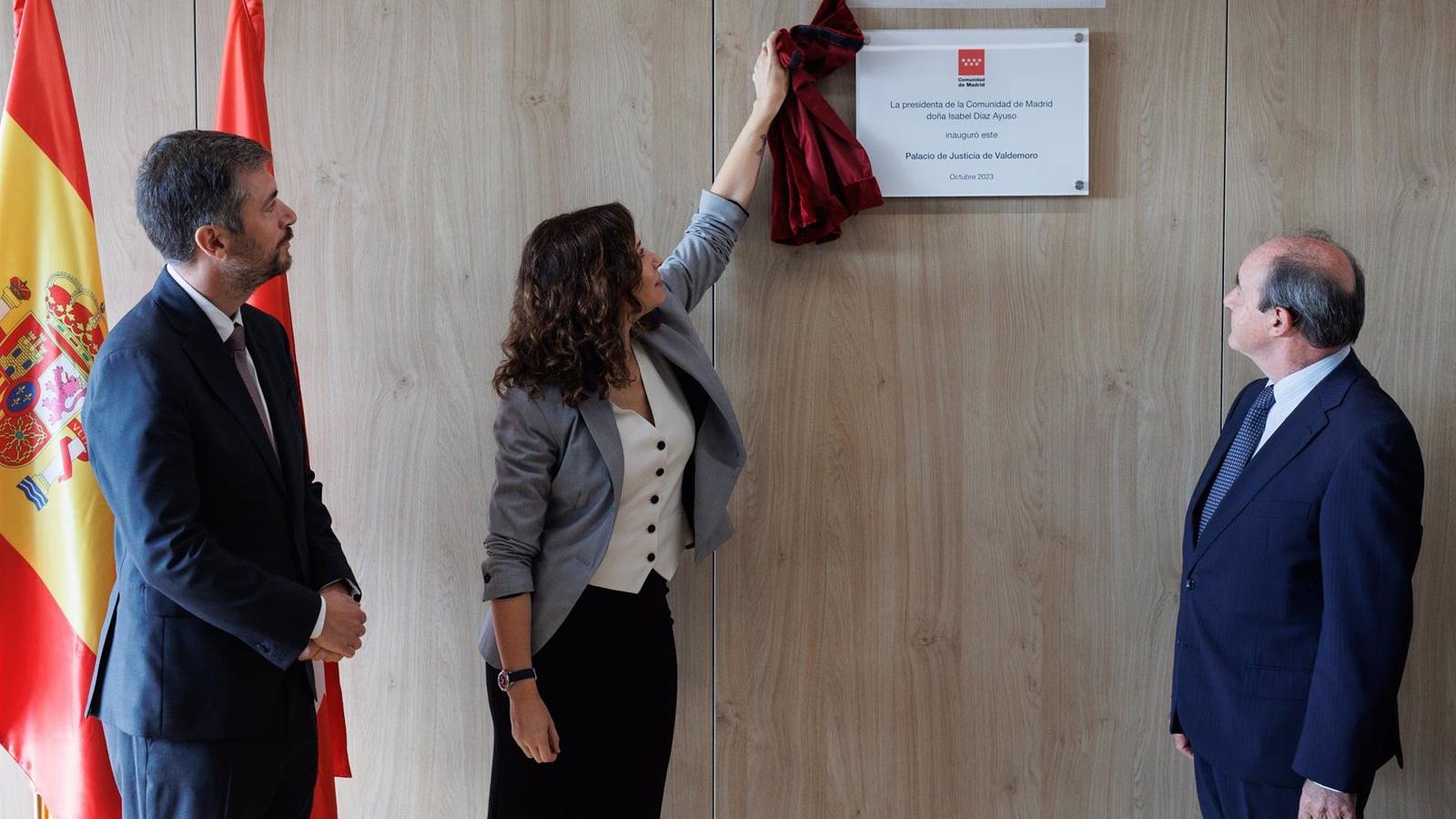 Díaz Ayuso y el presidente del TSJM defienden la dignidad del Poder Judicial