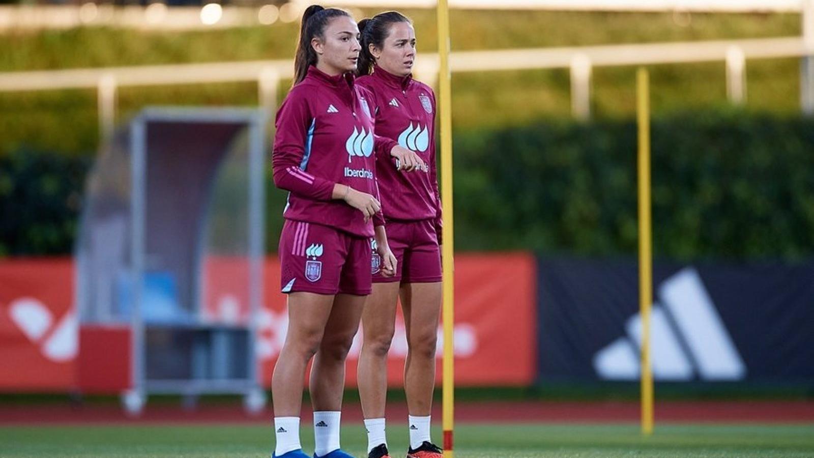 La selección femenina comienza a preparar bajo el calor de su afición los duelos ante Italia y Suiza