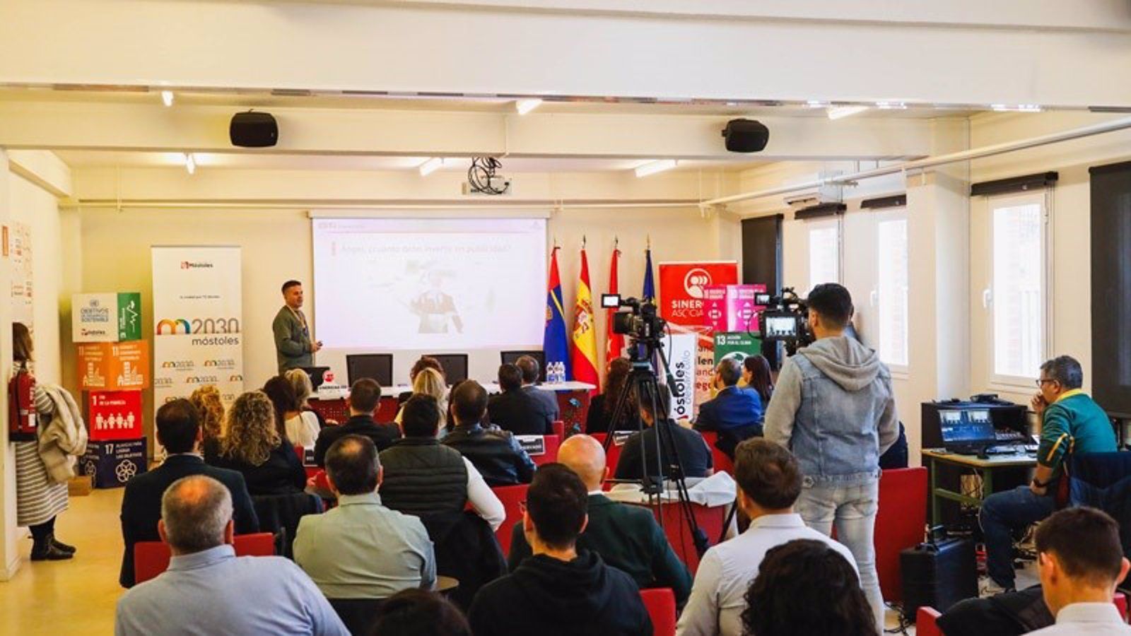 El alcalde de Móstoles destaca el Foro Sinergias como punto de encuentro con innovación y digitalización como ejes