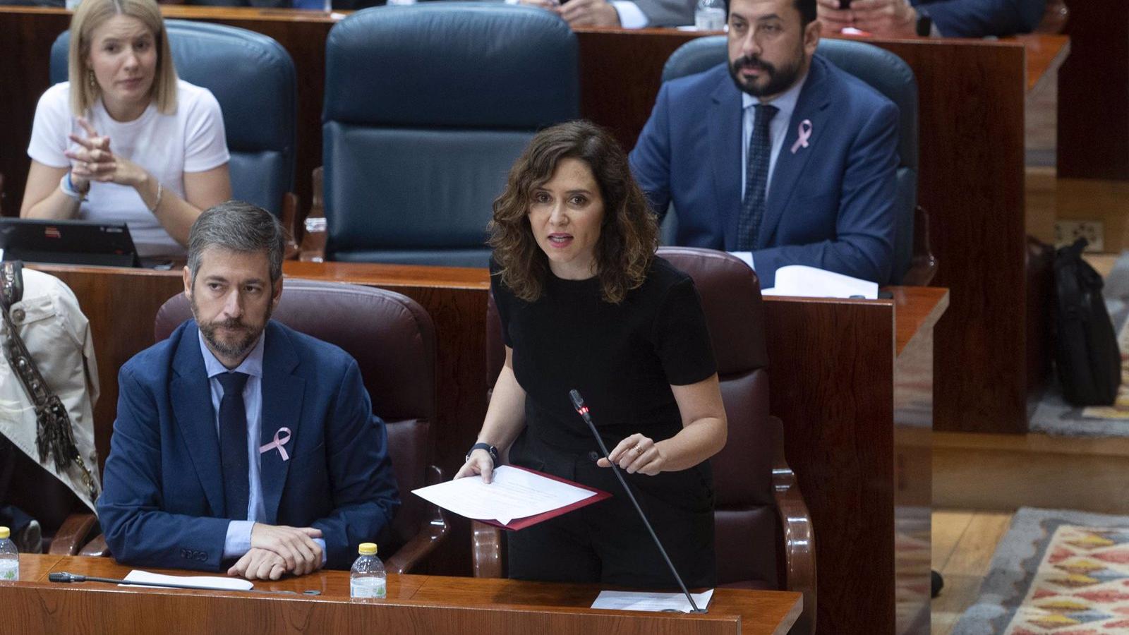 Ayuso alerta de que PSOE y Sumar son la fórmula mortal para argentinizar la economía