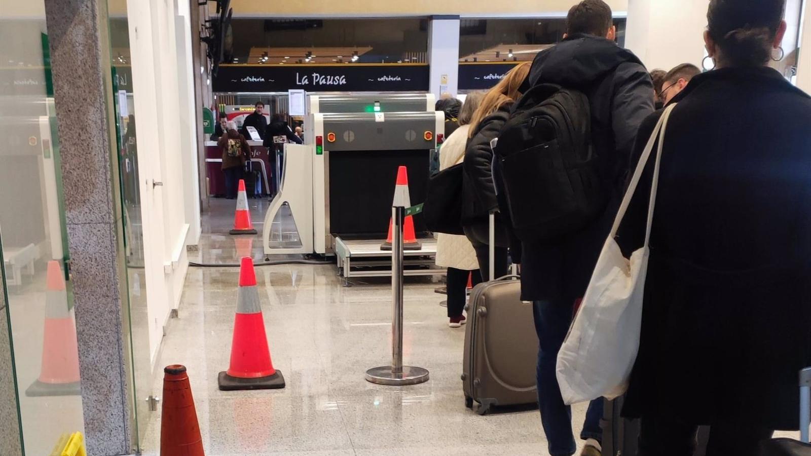 Renfe pone a la venta este jueves 25.000 billetes desde 18 euros para viajar entre Asturias y Madrid