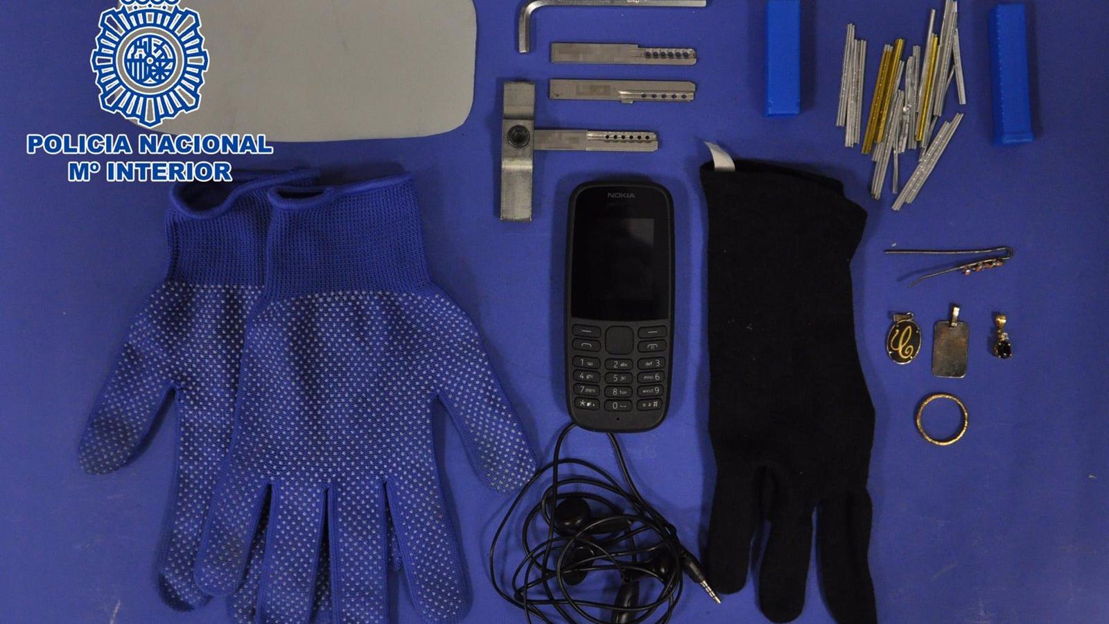  Detienen 'in fraganti' a un hombre que iba a robar en una casa de Alcorcón con el método del 'impresioning'