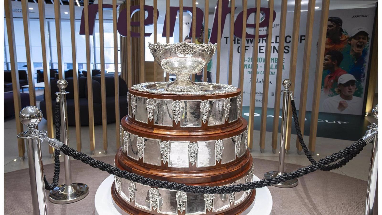 Renfe expone la Copa Davis en la estación de Atocha 