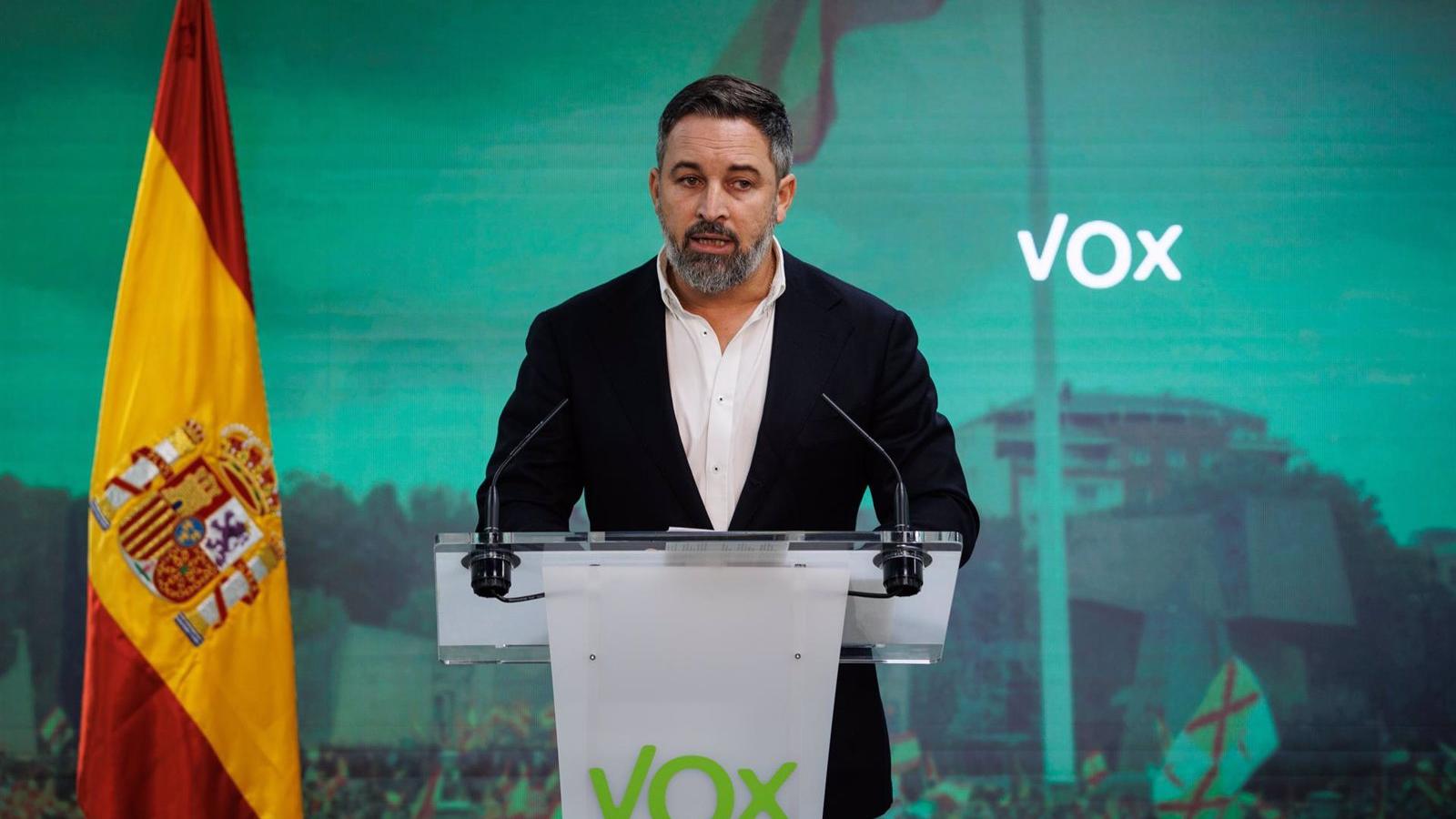 Abascal y Gallardo asisten a la protesta en la sede en Ferraz contra el pacto con independentistas y la ley de amnistía