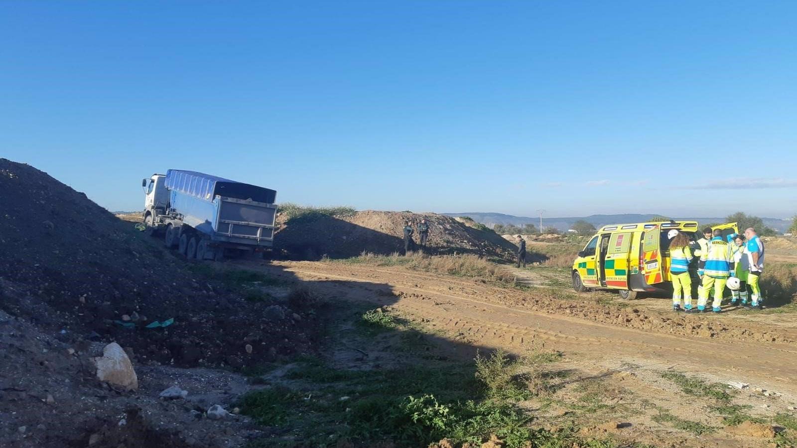 Muere un trabajador de 63 años aplastado por una pala excavadora en Velilla de San Antonio