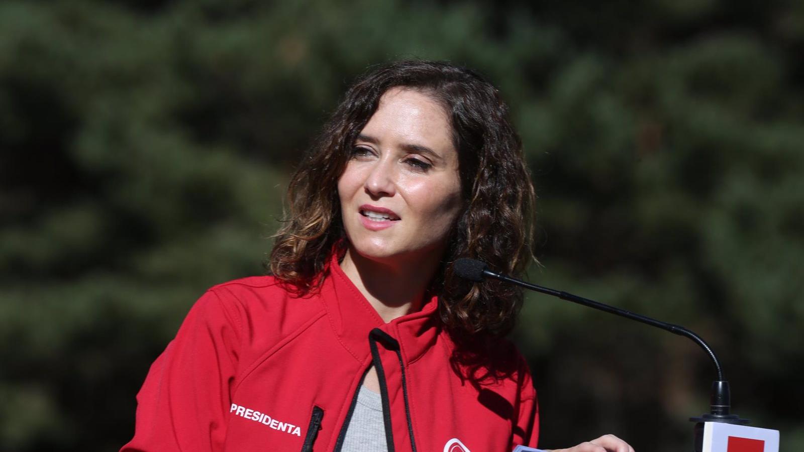 Díaz Ayuso defiende que al colectivo LGTBI no se le quita "un solo derecho" con la modificación de leyes regionales