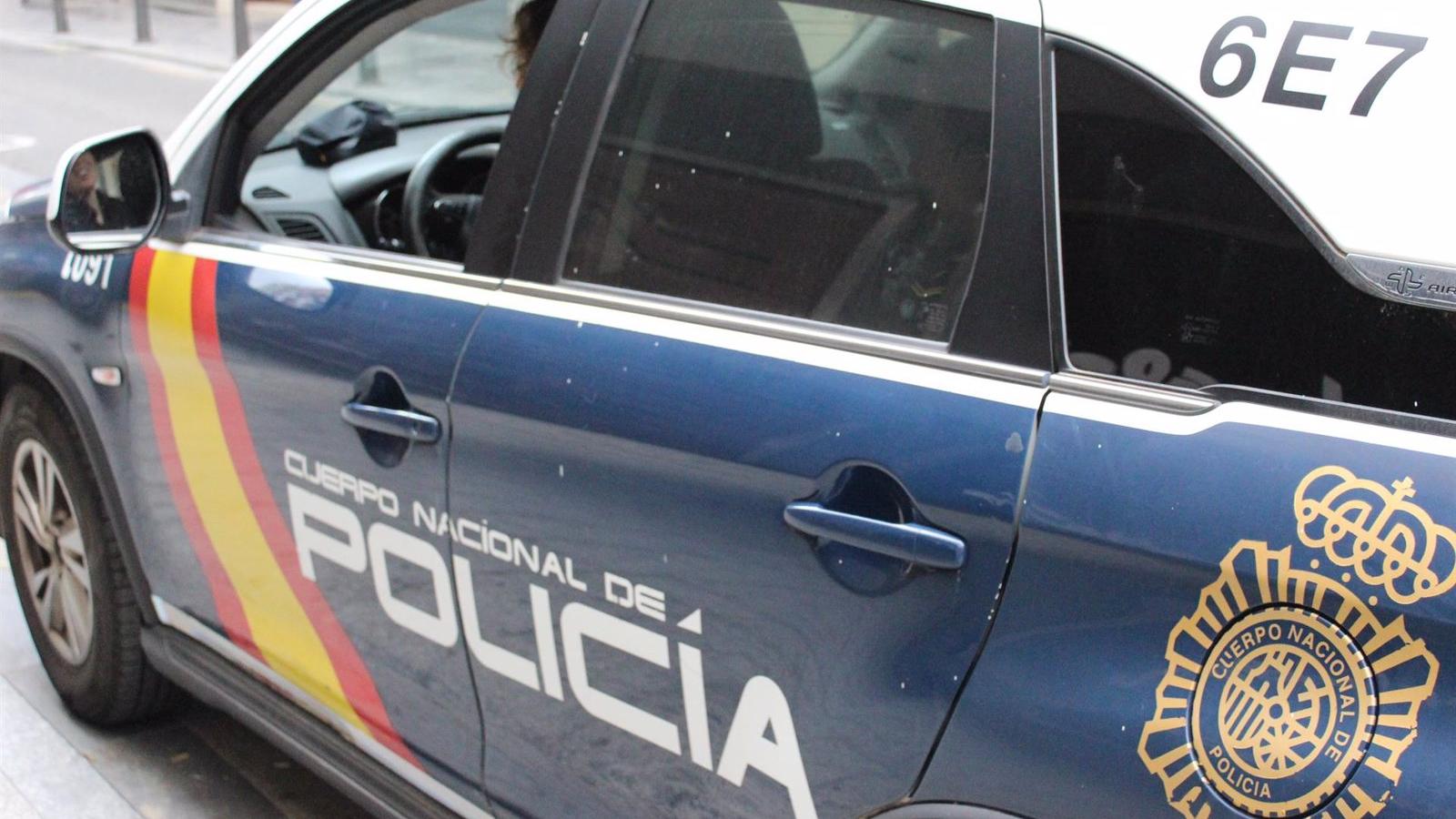 Recuperan 600 botellas de vino robadas a un transportista en Vallecas