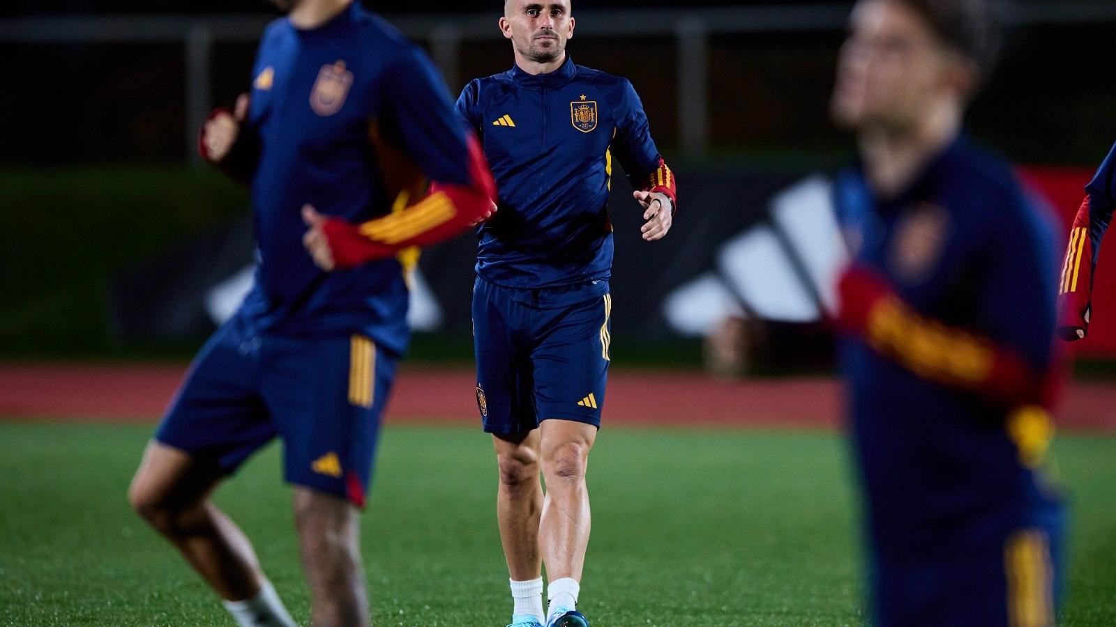 Gayà y Ferran Torres, únicas ausencias en el primer entrenamiento de la selección en Las Rozas