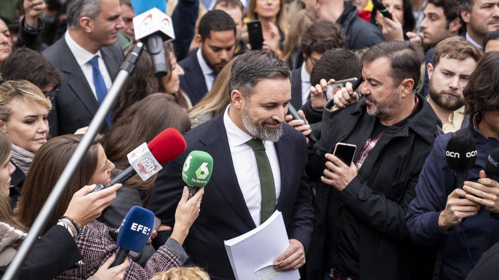 Vox pide al Supremo parar la investidura y se querella contra Sánchez, Puigdemont, PSOE y Junts