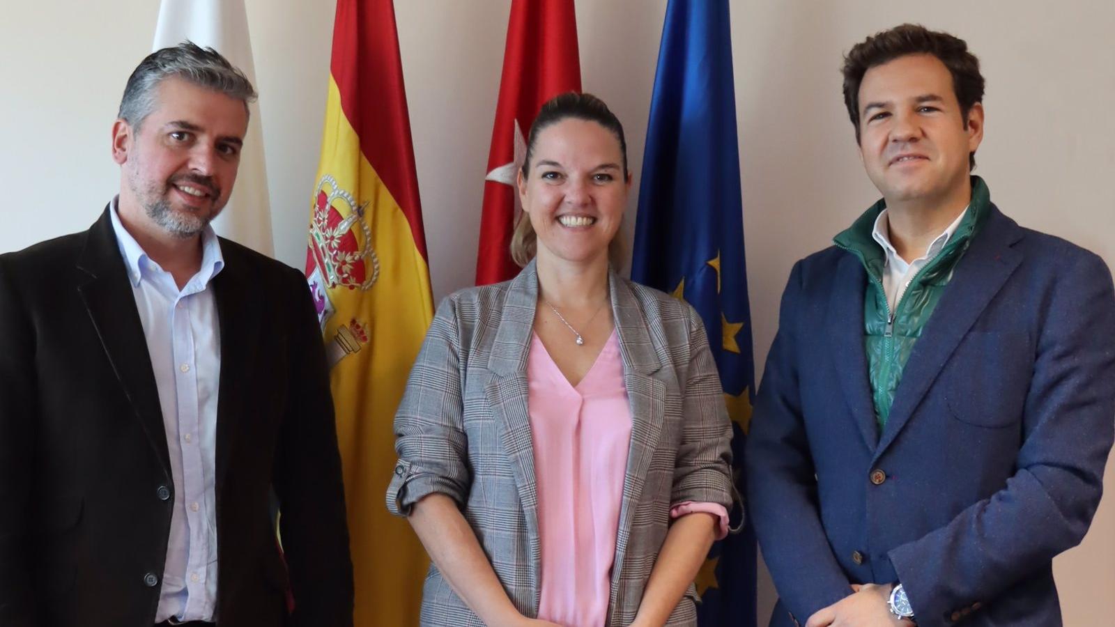 Las Rozas y Galapagar unen fuerzas para buscar una solución a las torres de alta tensión en Molino de la Hoz