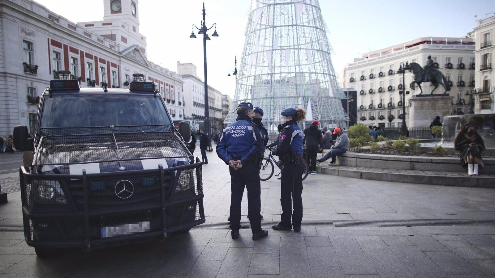 Seis detenidos de una reyerta en la Puerta del Sol con un apuñalado tras el encendido de luces navideñas