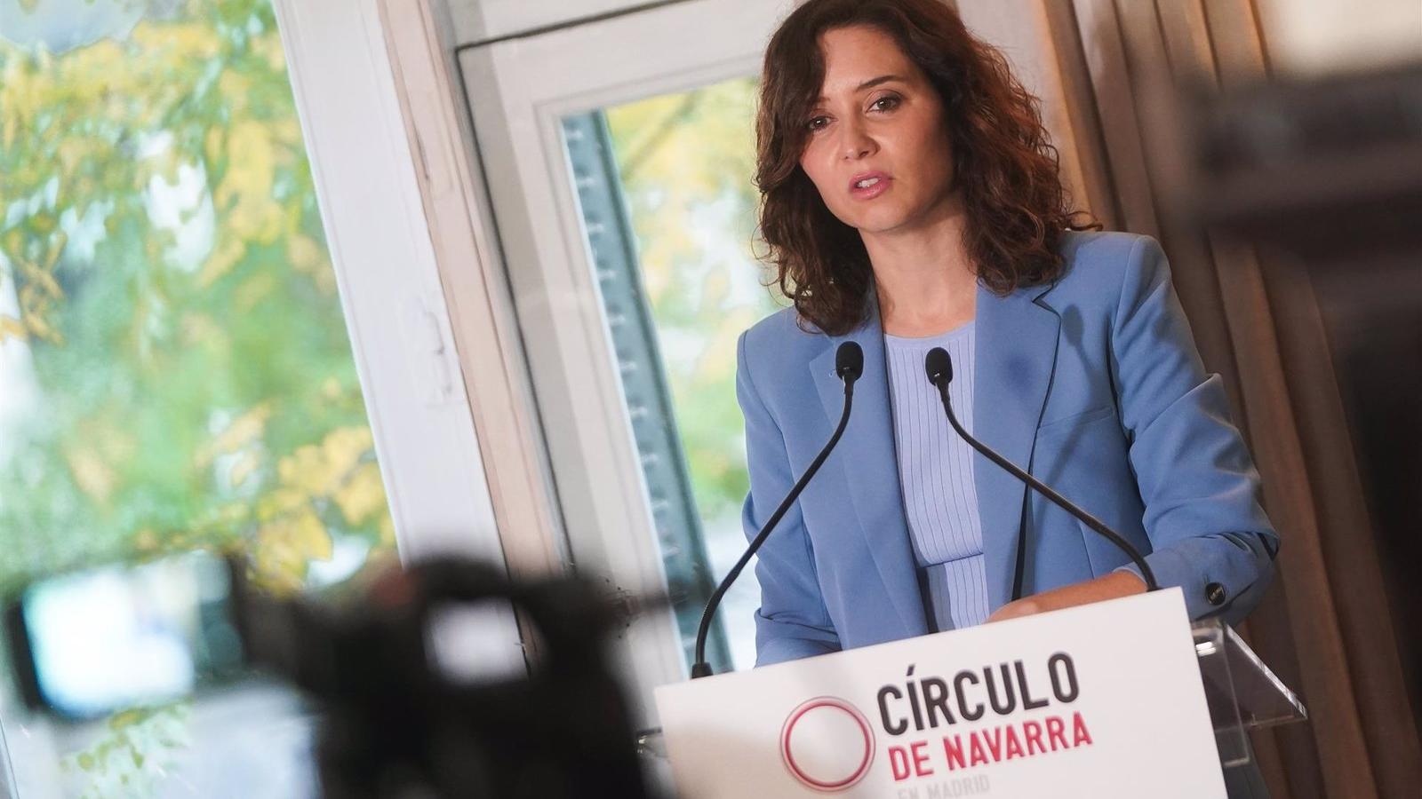 Díaz Ayuso denuncia que Cercanías tiene "secuestrados a los madrileños en su día a día"