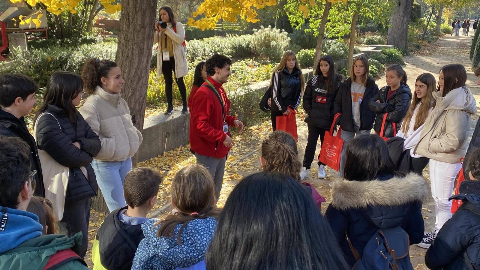 Los jóvenes de 'Menudos Corazones' visitan el Real Jardín Botánico del CSIC de Madrid