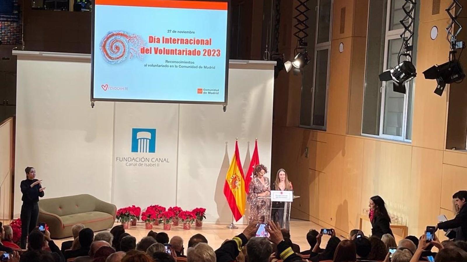 La Comunidad de Madrid reconoce a 13 personas por su labor voluntaria