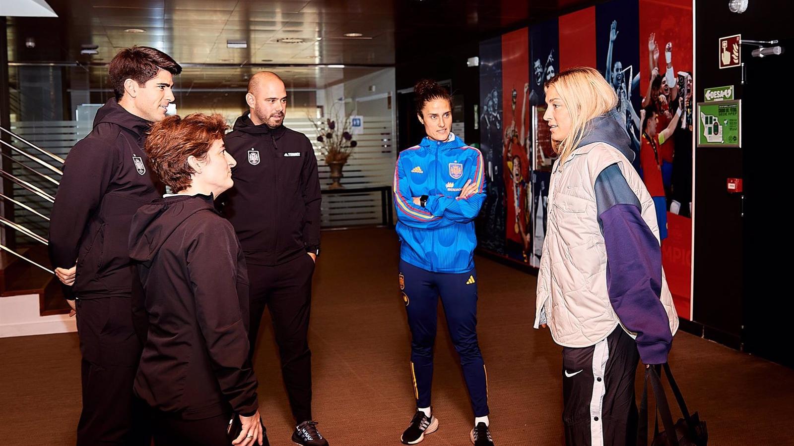 Alexia Putellas abandona la concentración de la selección