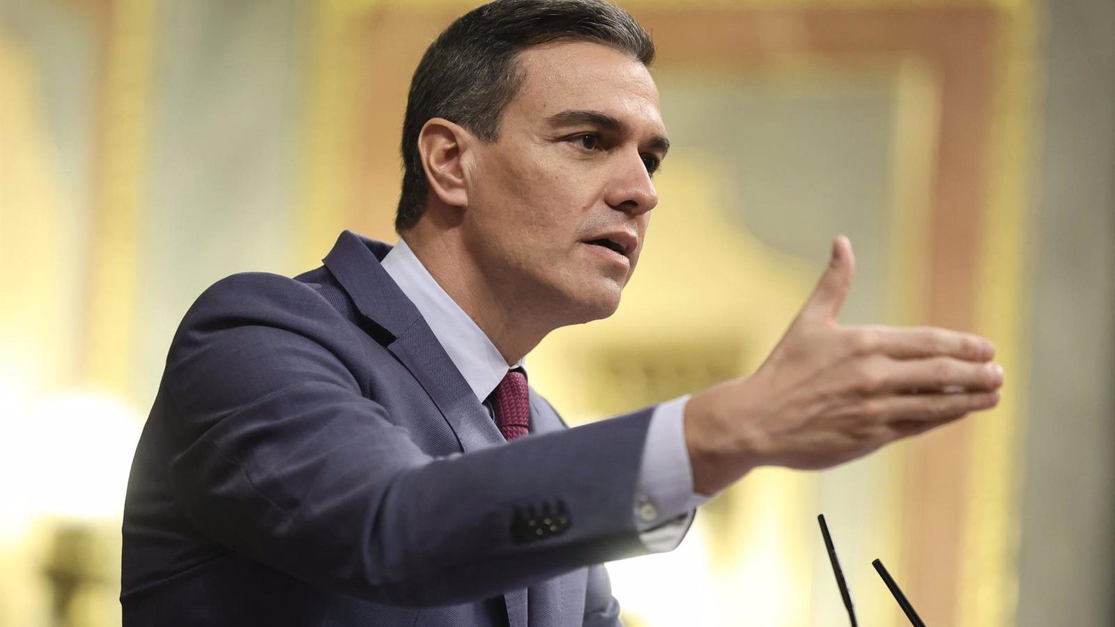VOX no logra reprobar a Pedro Sánchez en Cibeles por la abstención del PP