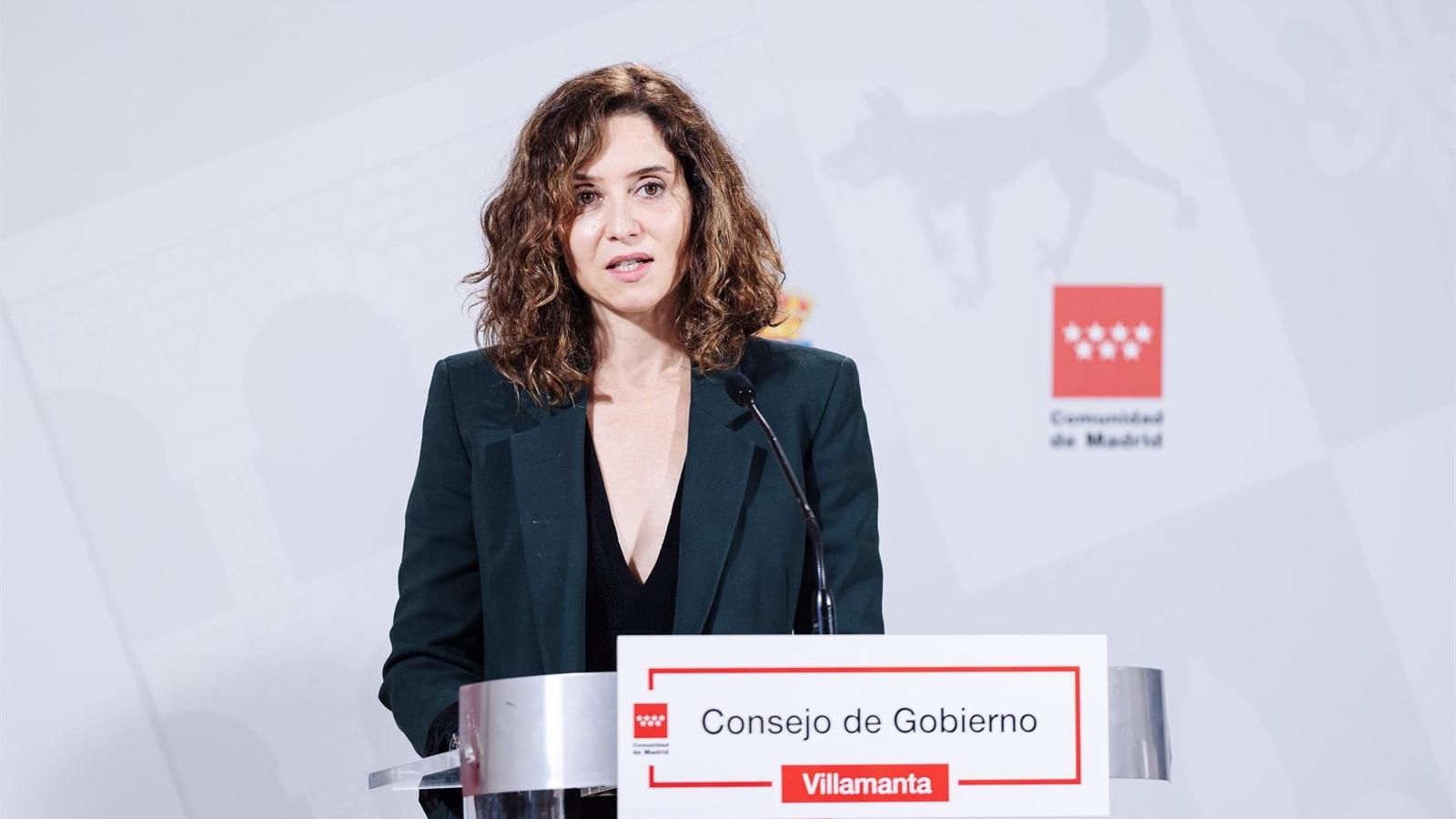 Díaz Ayuso dice que Sánchez quiere ser "presidente de la siguiente República" y que tiene "una obsesión desmedida por su imagen"