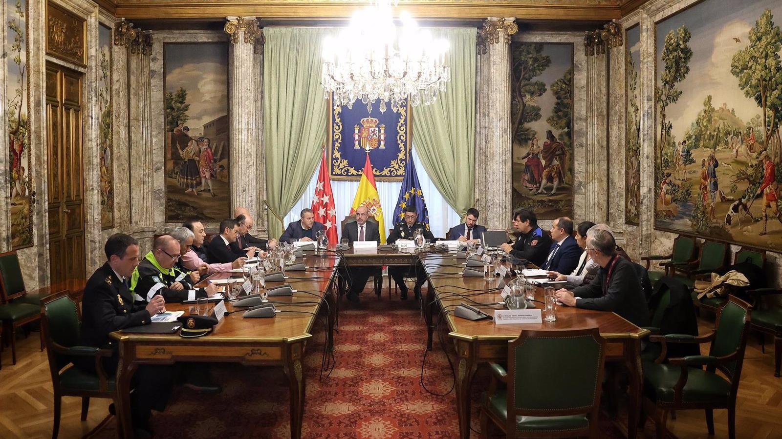 Más de mil policías nacionales reforzarán la vigilancia navideña en la región