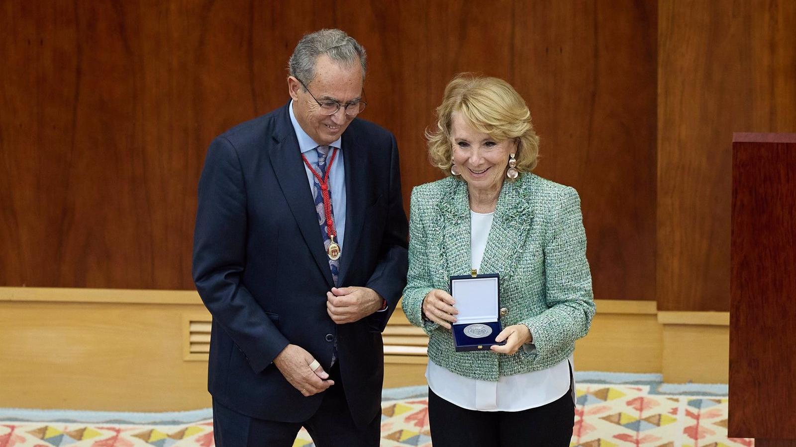 Esperanza Aguirre apela al espíritu constitucional frente a las alianzas de los "seculares enemigos de la concordia"