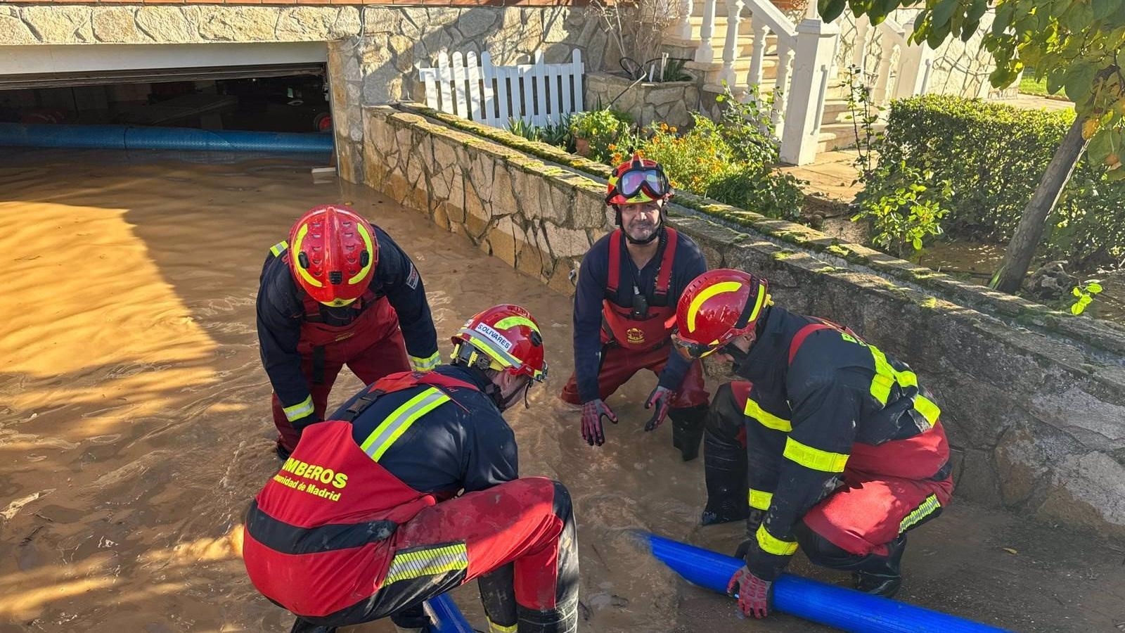 Inundaciones tras el desbordamiento de un arroyo en Camarma de Esteruelas