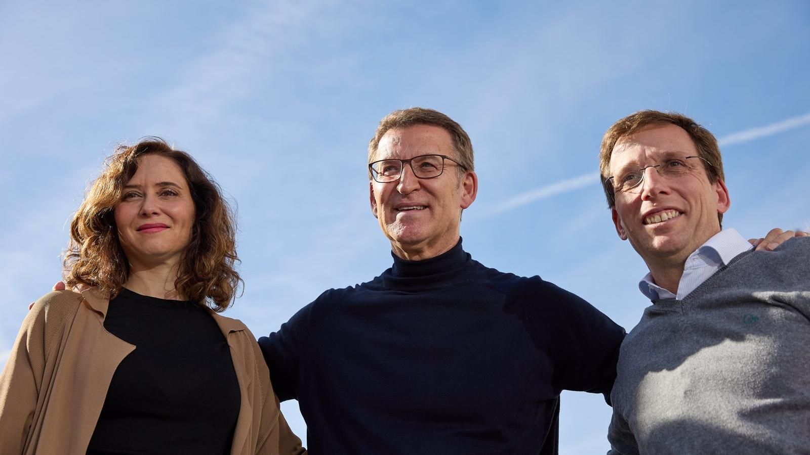 Nueva protesta en defensa de la Constitución en el Templo de Debod