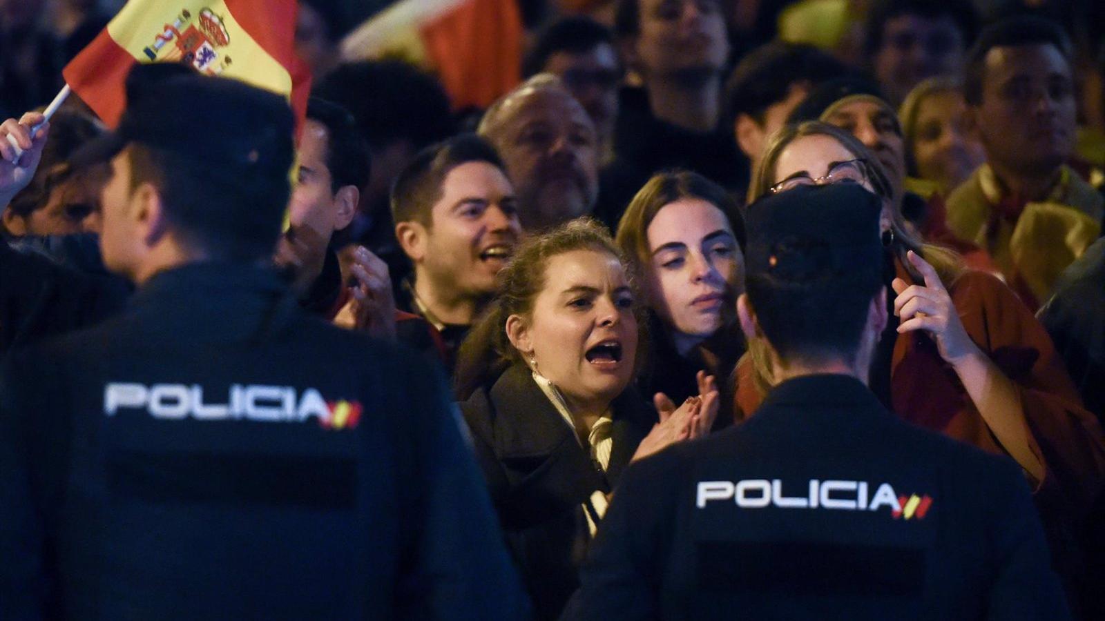 Trigesimoprimera noche de protestas en Ferraz