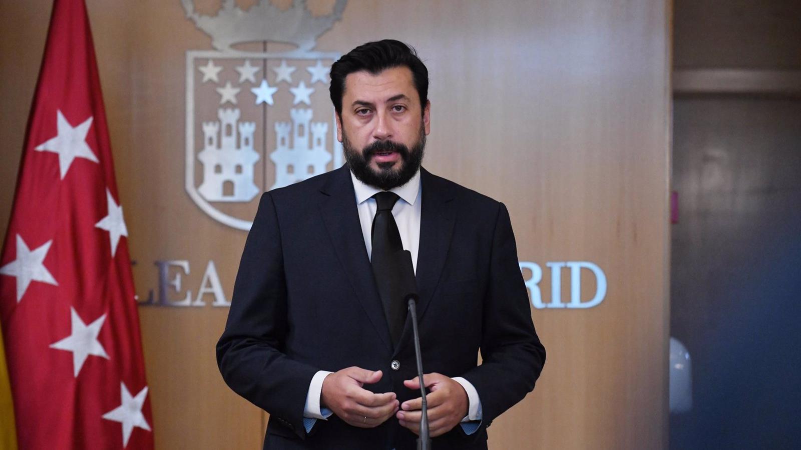 Díaz-Pache sostiene que la Constitución afronta ahora su mayor "desafío" por un Gobierno que está "en contra de España"