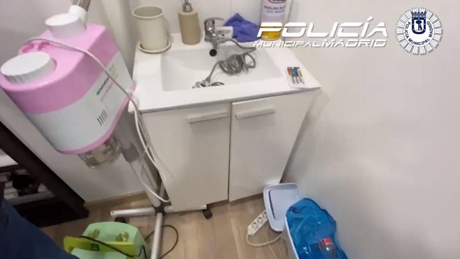 Hallan cosméticos hechos de placenta de oveja o de productos cancerígenos en varias peluquerías de Usera