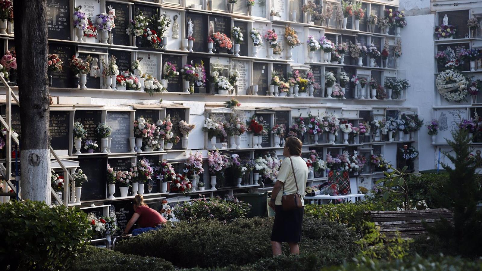 El Vaticano permite conservar una "mínima parte" de las cenizas del difunto en "un lugar significativo" de su historia