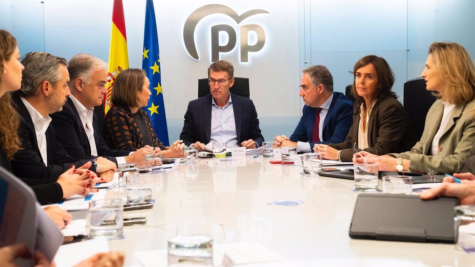 El PP anuncia mociones en los ayuntamientos para ver si en el PSOE alguien se "rebela" contra el pacto con Bildu