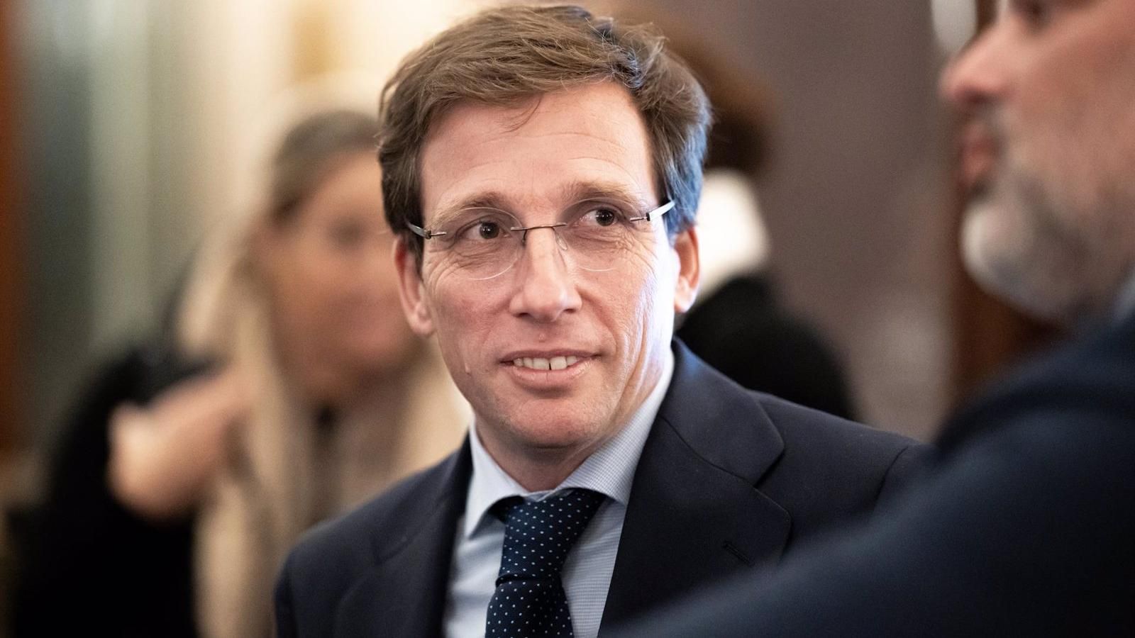 Martínez-Almeida pide al Gobierno que aclare bonificaciones al transporte