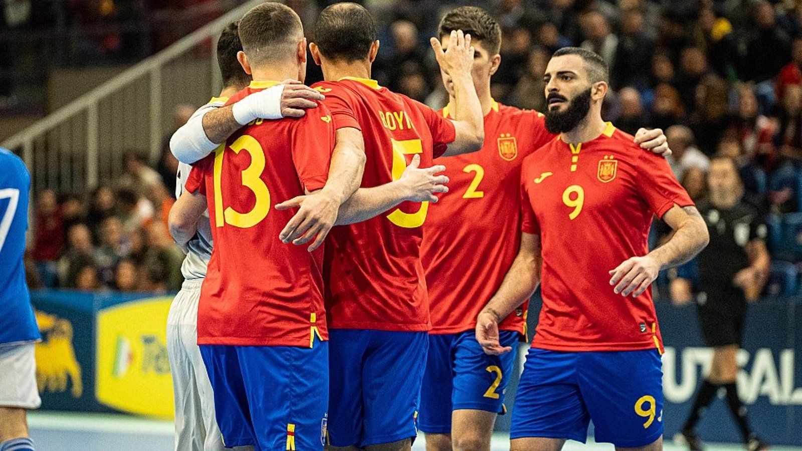España golea en Italia para ir invicta al Mundial
