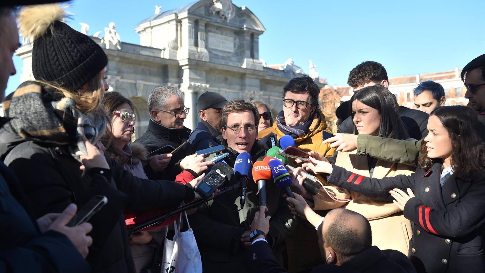 Martínez-Almeida exige a Ortega Smith que entregue su acta de concejal 