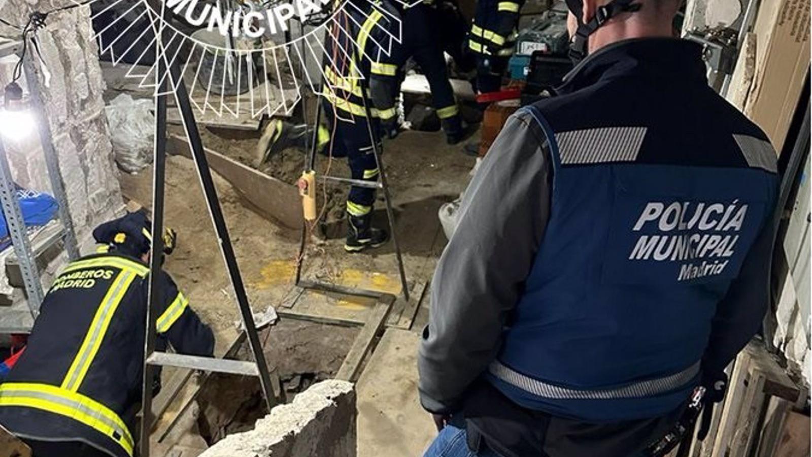  Tres detenidos por la muerte de un trabajador en una galería subterránea de Malasaña, que no tenía contrato