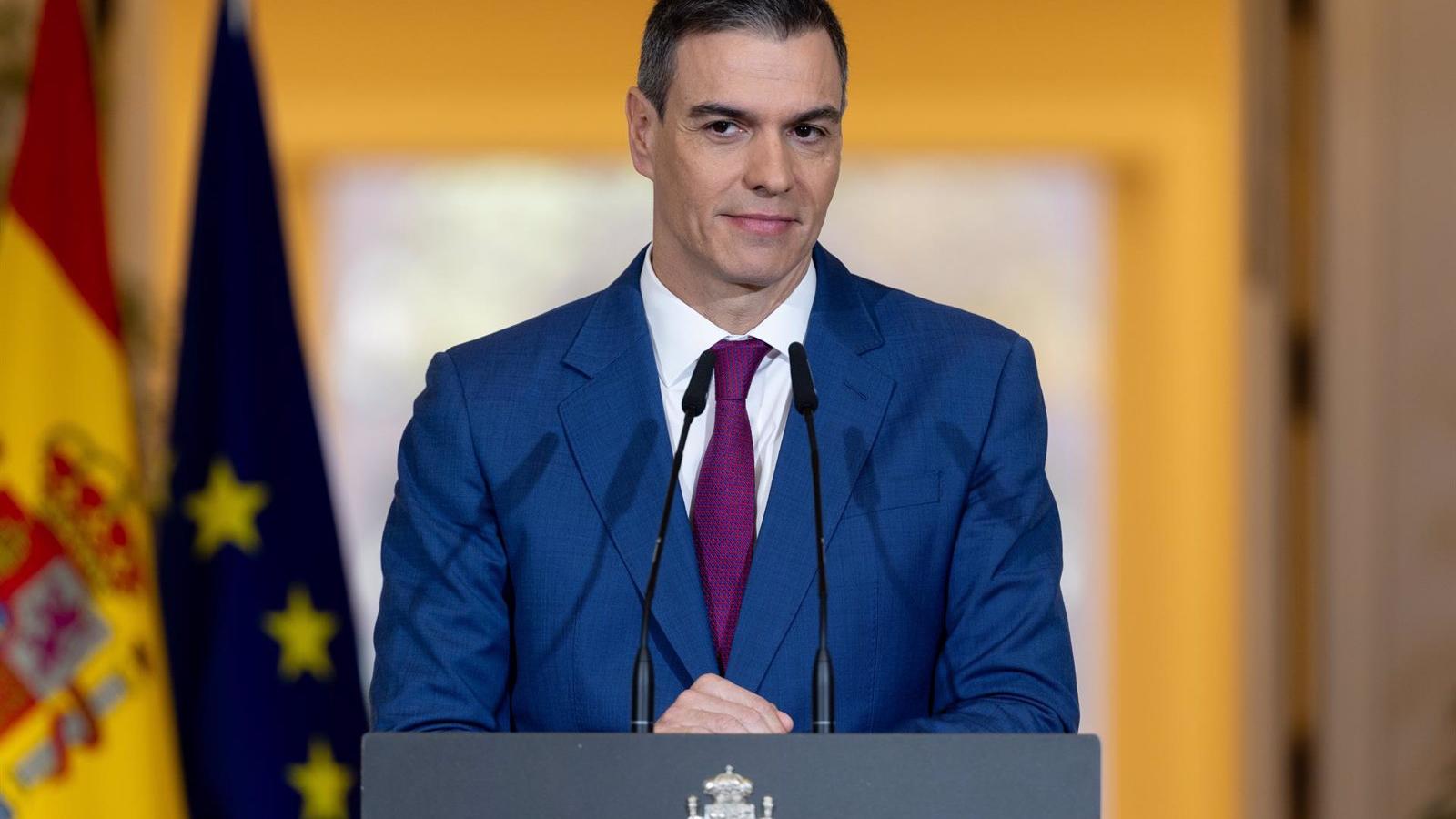 Sánchez anuncia la prórroga de los impuestos a banca y a energéticas y apunta a su permanencia
