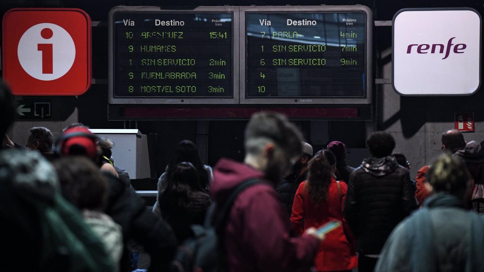 El BOE publica la prórroga de rebajas del IVA a alimentos y los descuentos al transporte
