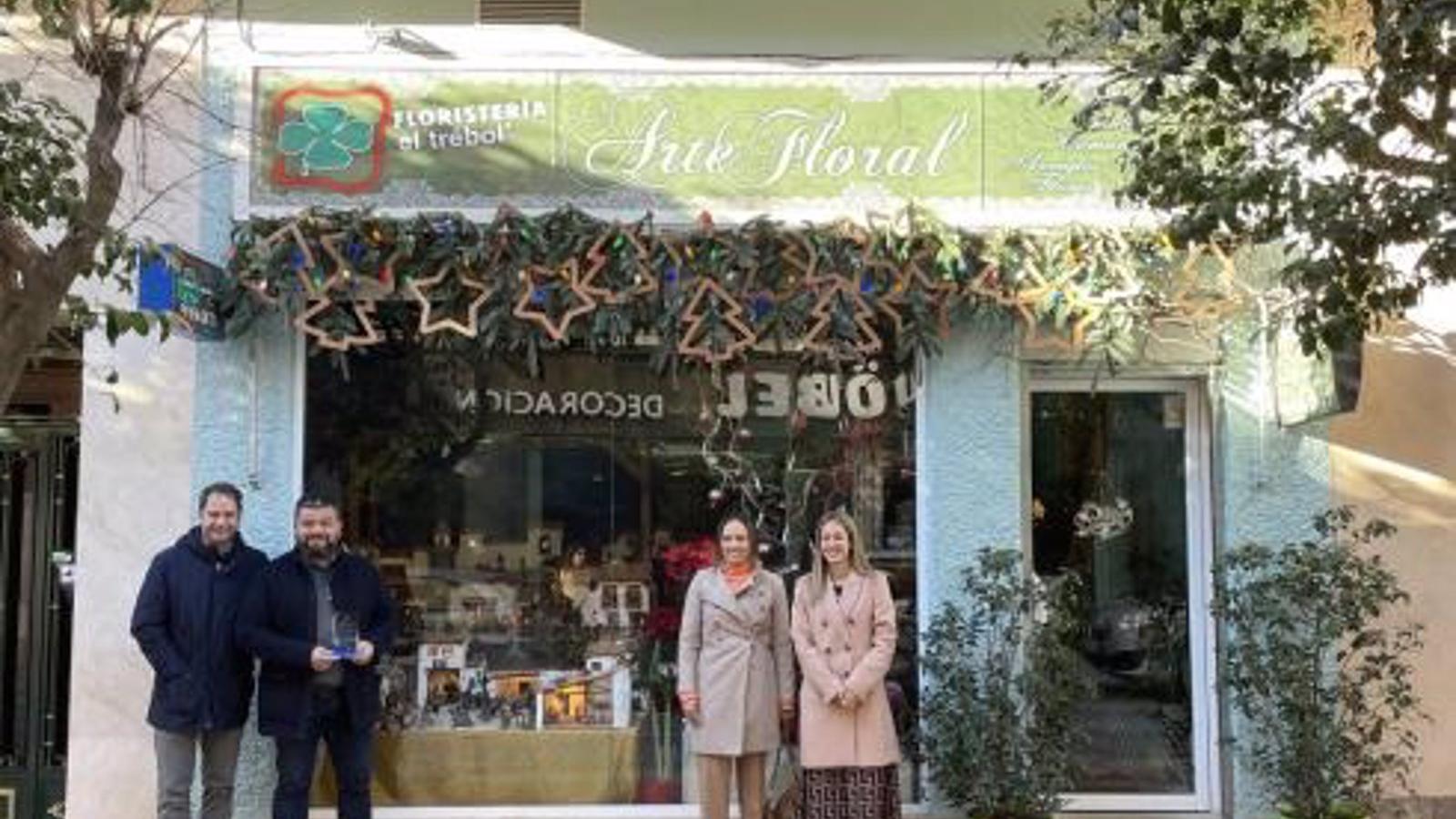 Hasta 61 comercios minoristas de Torrejón participan en el concurso municipal de decoración navideña de escaparates