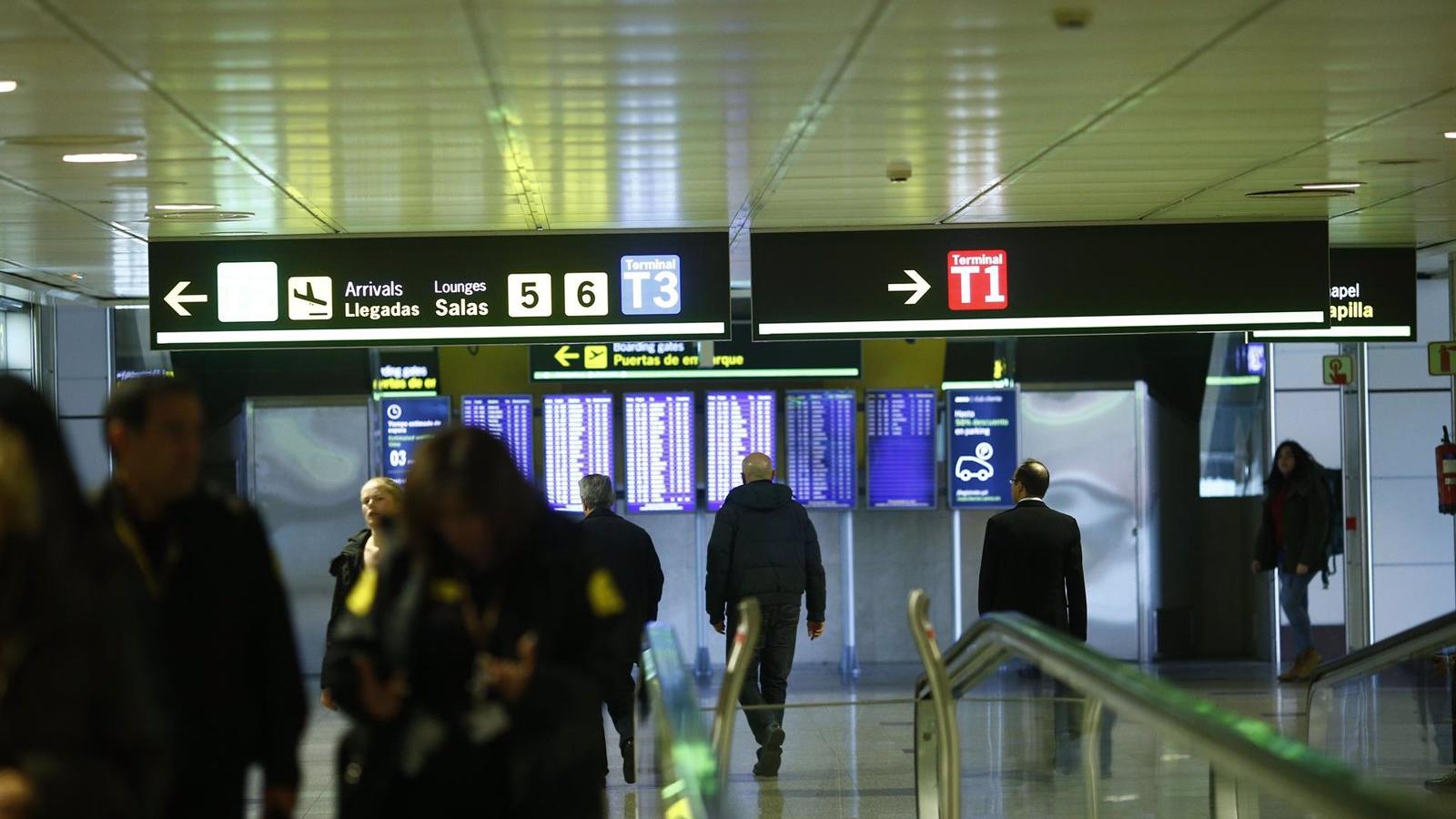  Cae una red que introducía cocaína desde Ecuador con maletas intentando eludir el control en Barajas