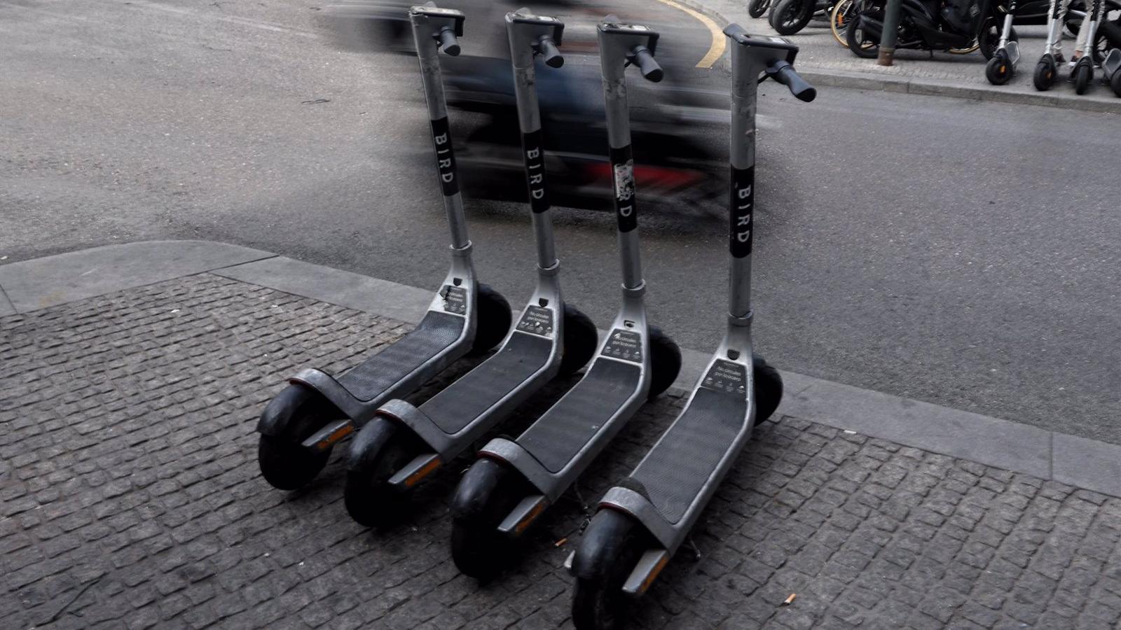 Explota un patinete eléctrico en una casa de San Blas