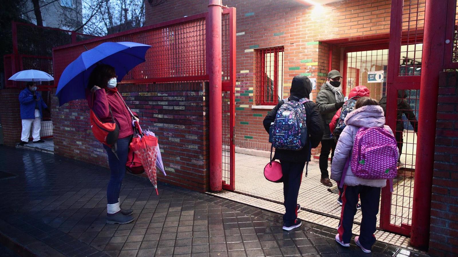 La Comunidad pide a los colegios que activen la calefacción el fin de semana ante la bajada de temperaturas