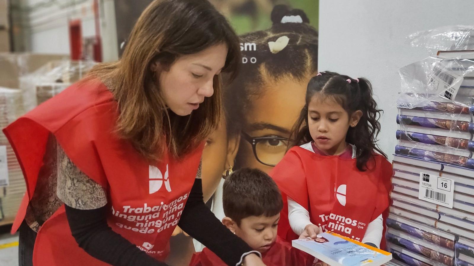La Comunidad de Madrid recibirá cerca de 10.000 libros para proyectos de infancia donados por la Fundación SM
